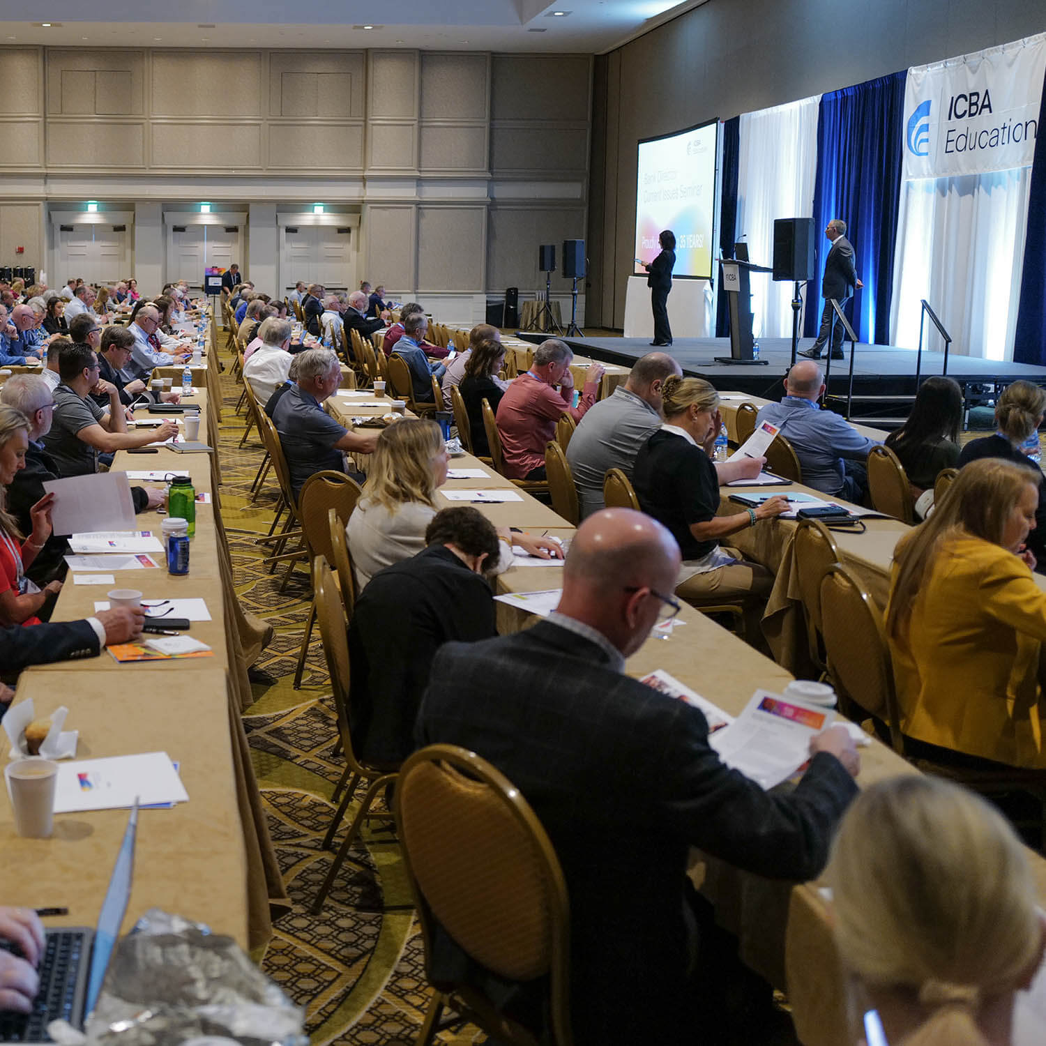 ICBA LIVE meeting crowd